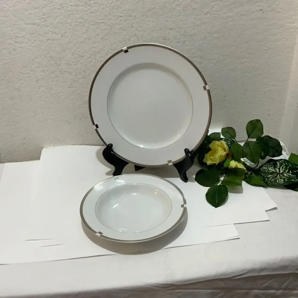Mikasa set plates